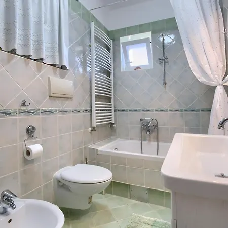 Dana M Apartment *