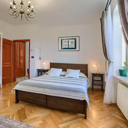 Dana M Apartment *