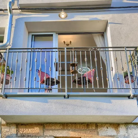Dana M Apartment *